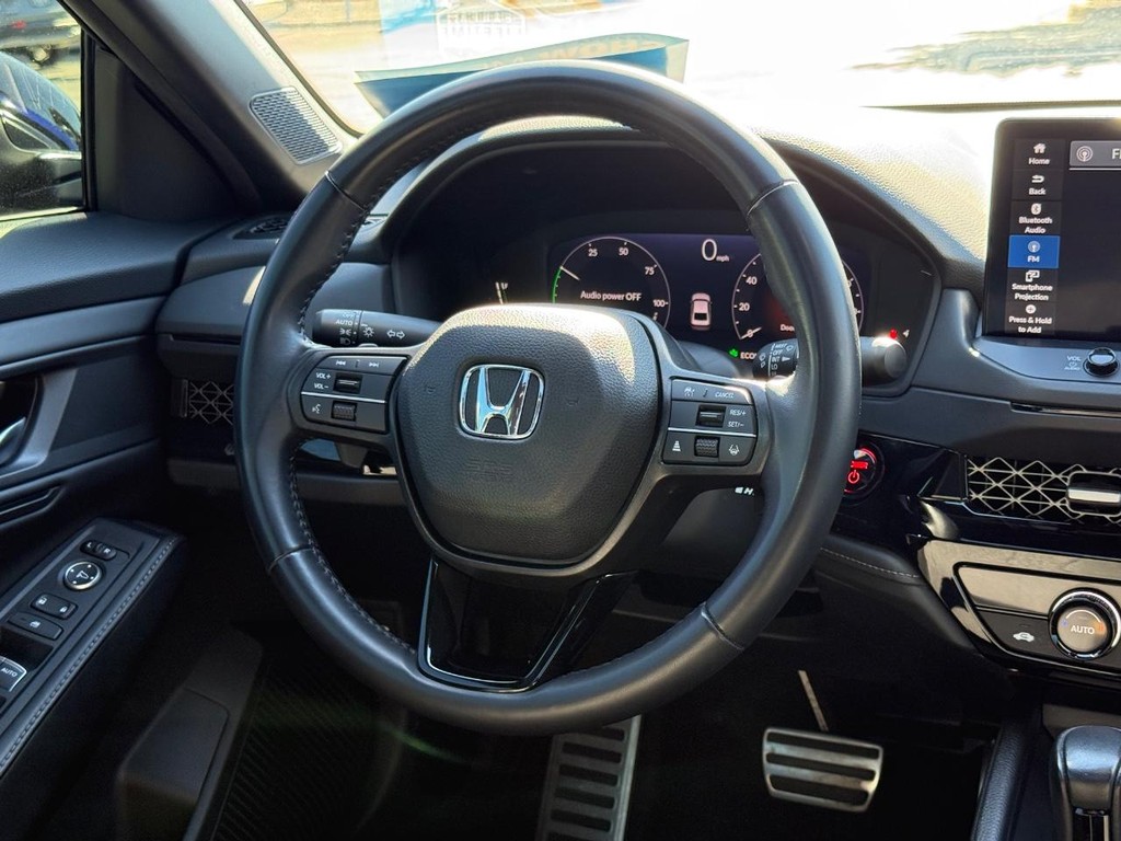 Honda Accord Hybrid Vehicle Full-screen Gallery Image 14