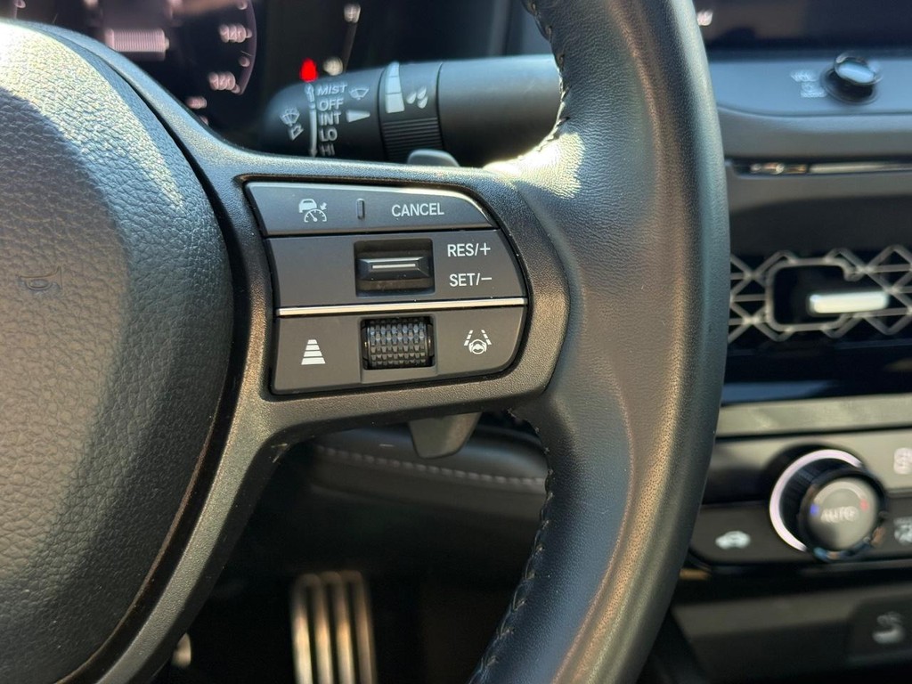 Honda Accord Hybrid Vehicle Full-screen Gallery Image 16