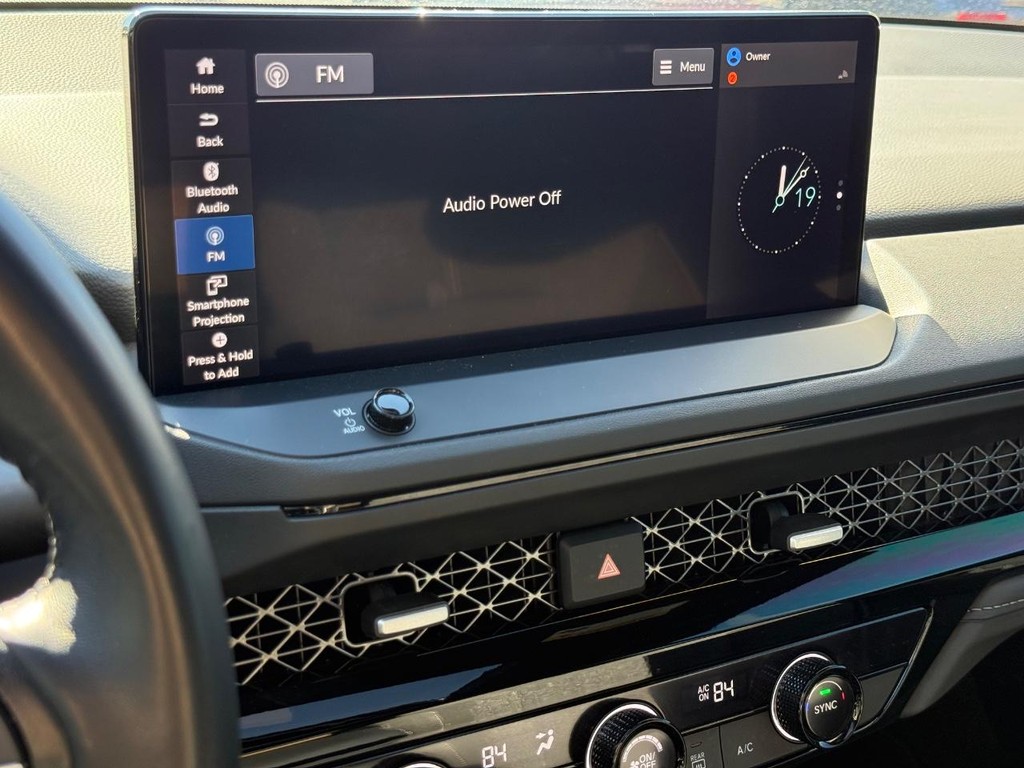 Honda Accord Hybrid Vehicle Full-screen Gallery Image 17