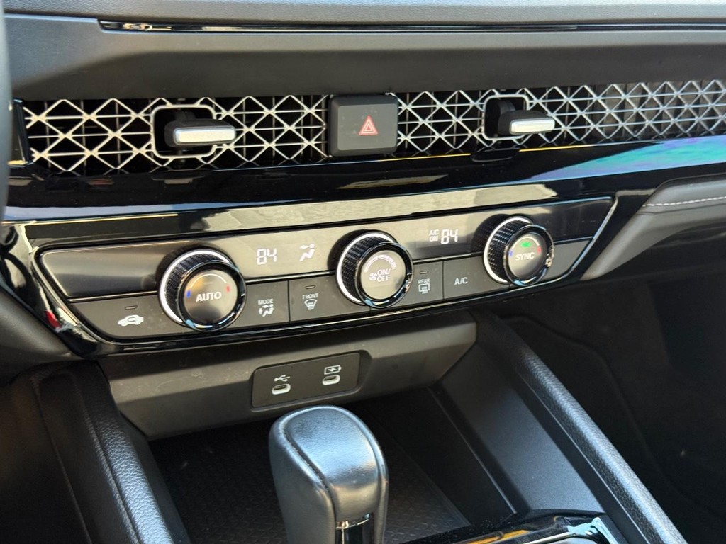Honda Accord Hybrid Vehicle Full-screen Gallery Image 20