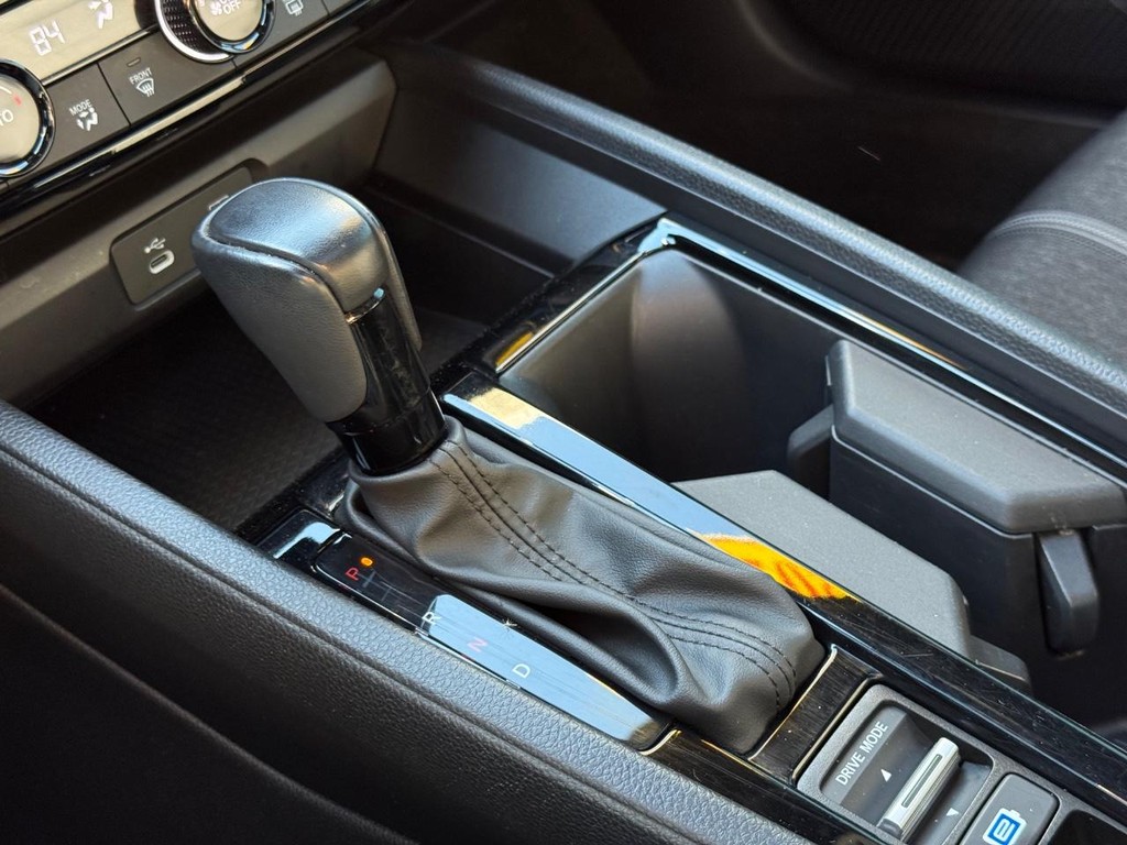 Honda Accord Hybrid Vehicle Full-screen Gallery Image 21
