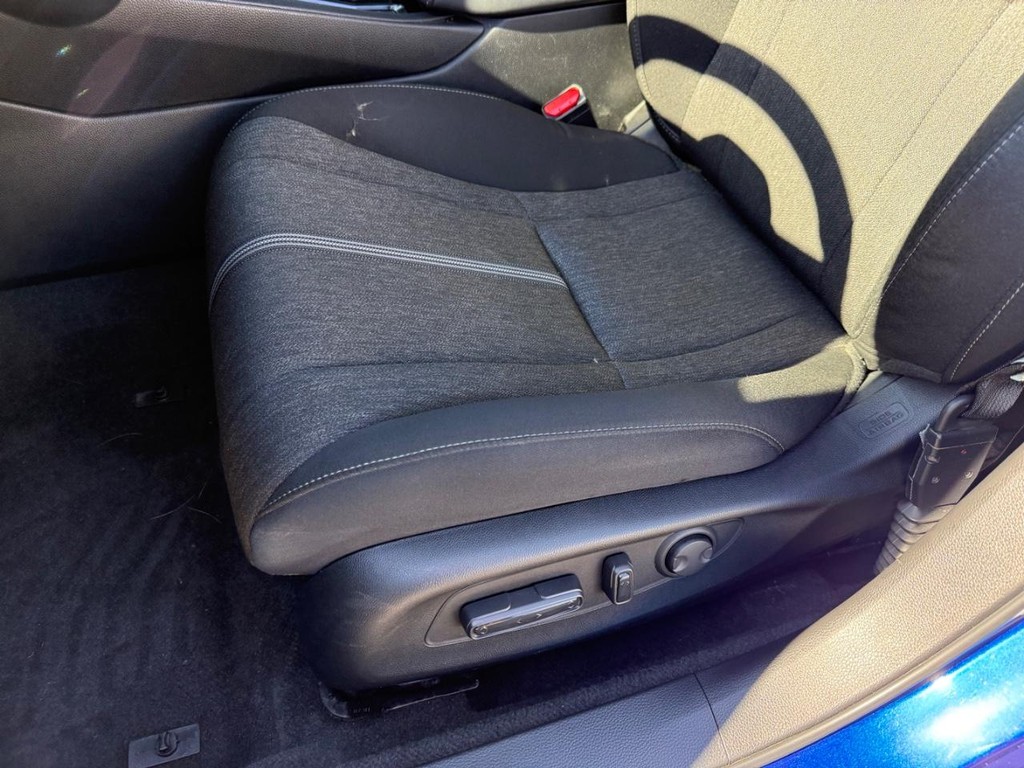 Honda Accord Hybrid Vehicle Full-screen Gallery Image 26