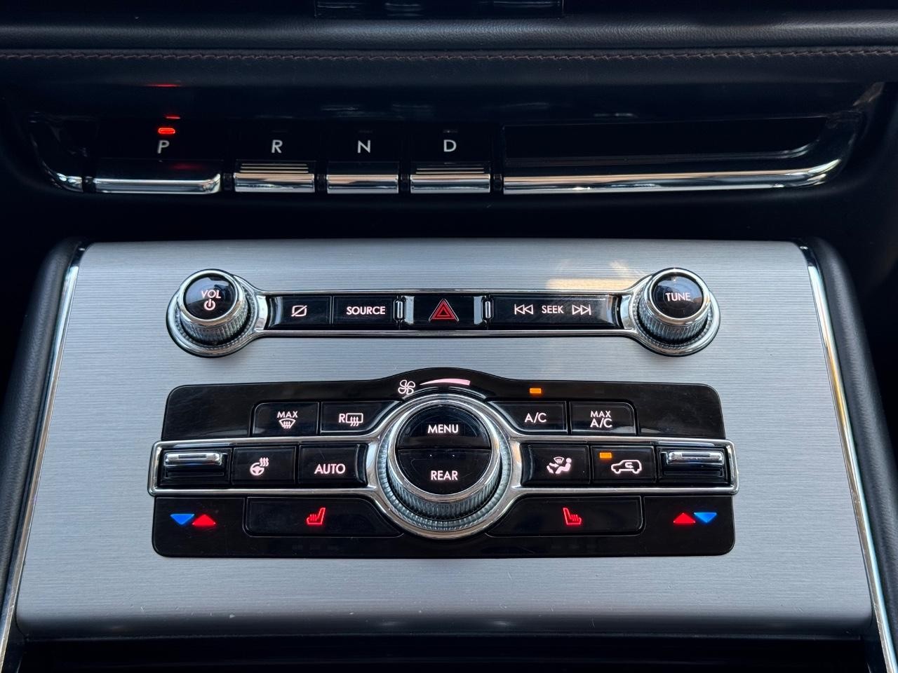 Lincoln Aviator Vehicle Full-screen Gallery Image 15