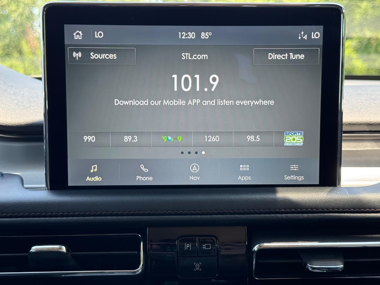 Lincoln Aviator Vehicle Full-screen Gallery Image 16