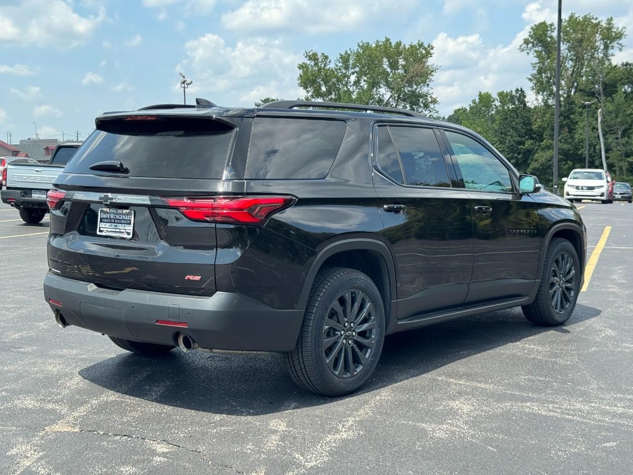Chevrolet Traverse Vehicle Full-screen Gallery Image 03