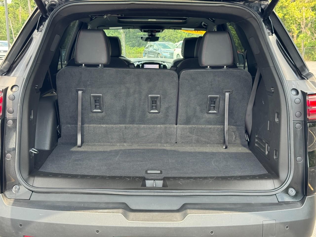 Chevrolet Traverse Vehicle Full-screen Gallery Image 04