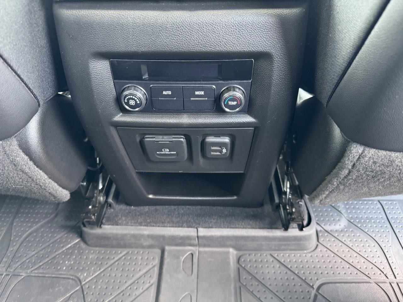 Chevrolet Traverse Vehicle Full-screen Gallery Image 17