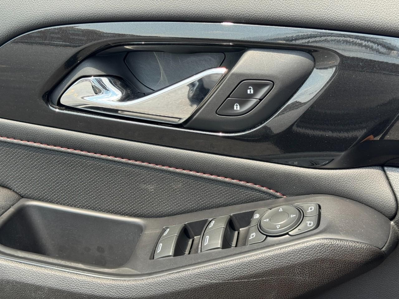 Chevrolet Traverse Vehicle Full-screen Gallery Image 26