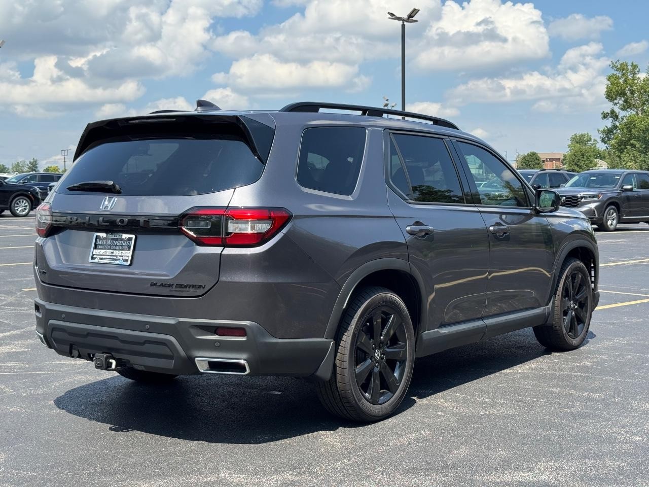 Honda Pilot Vehicle Full-screen Gallery Image 03