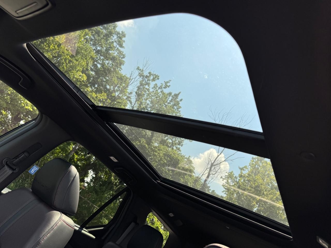 Honda Pilot Vehicle Full-screen Gallery Image 08