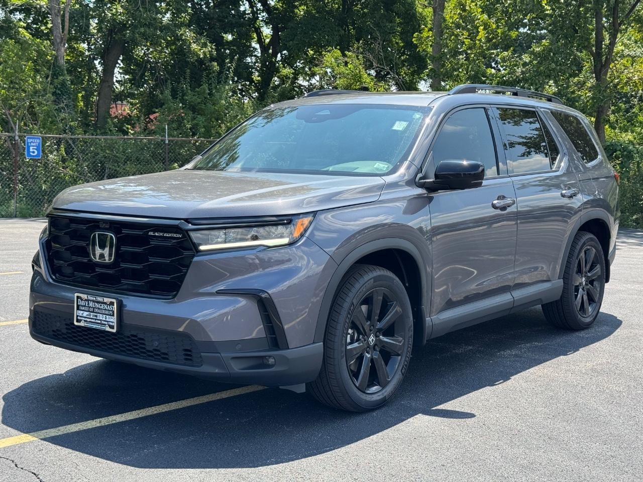 Honda Pilot Vehicle Full-screen Gallery Image 09