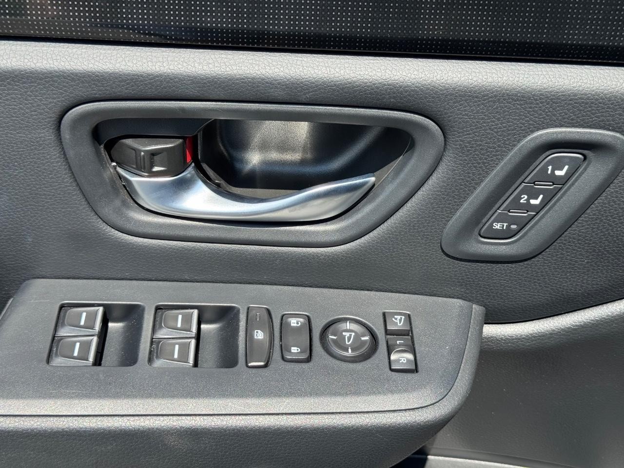 Honda Pilot Vehicle Full-screen Gallery Image 27