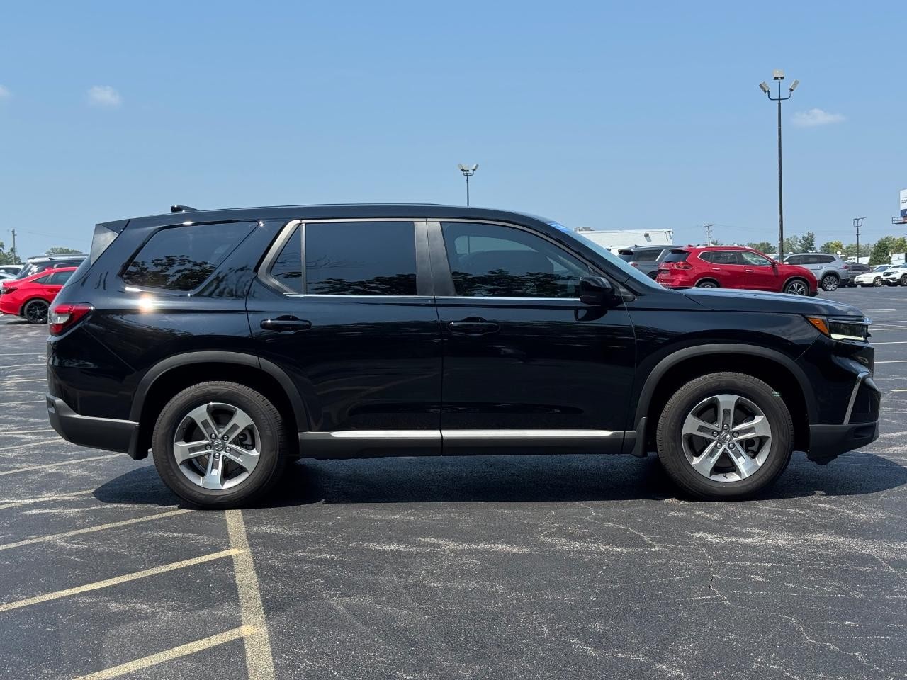 Honda Pilot Vehicle Full-screen Gallery Image 02