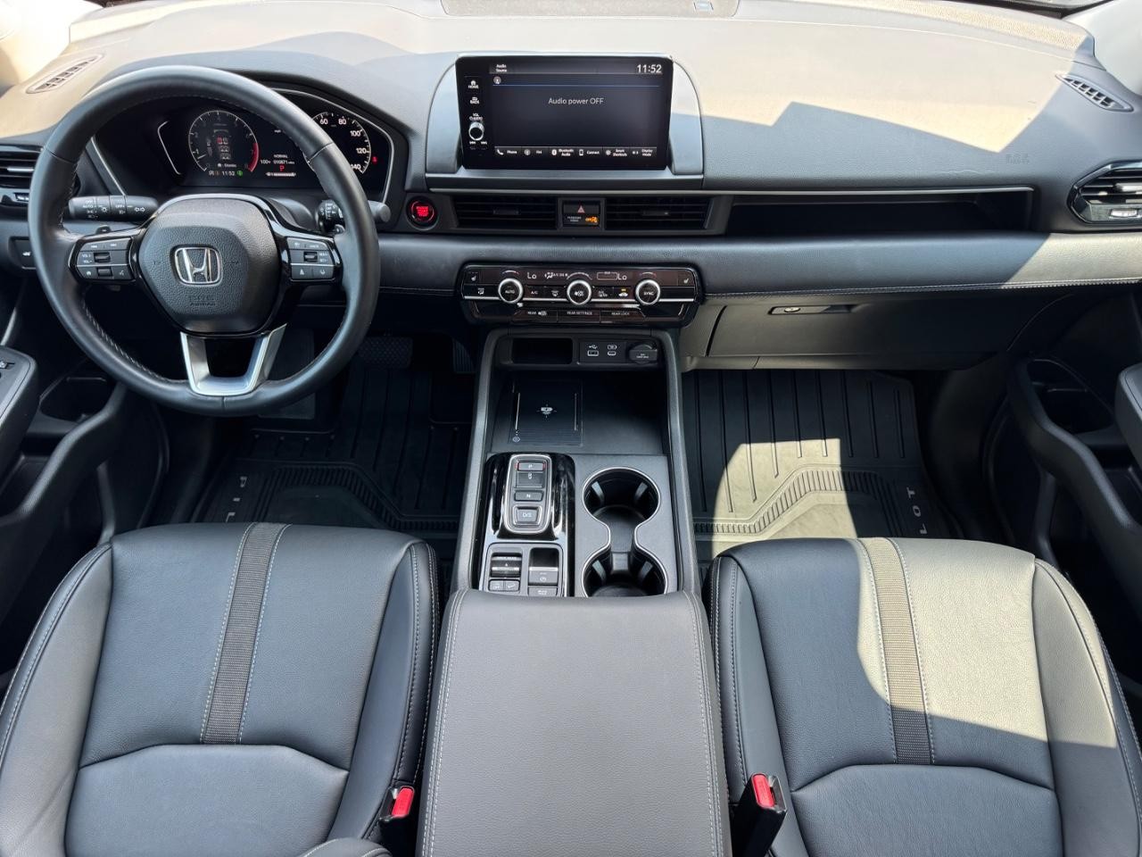 Honda Pilot Vehicle Full-screen Gallery Image 12