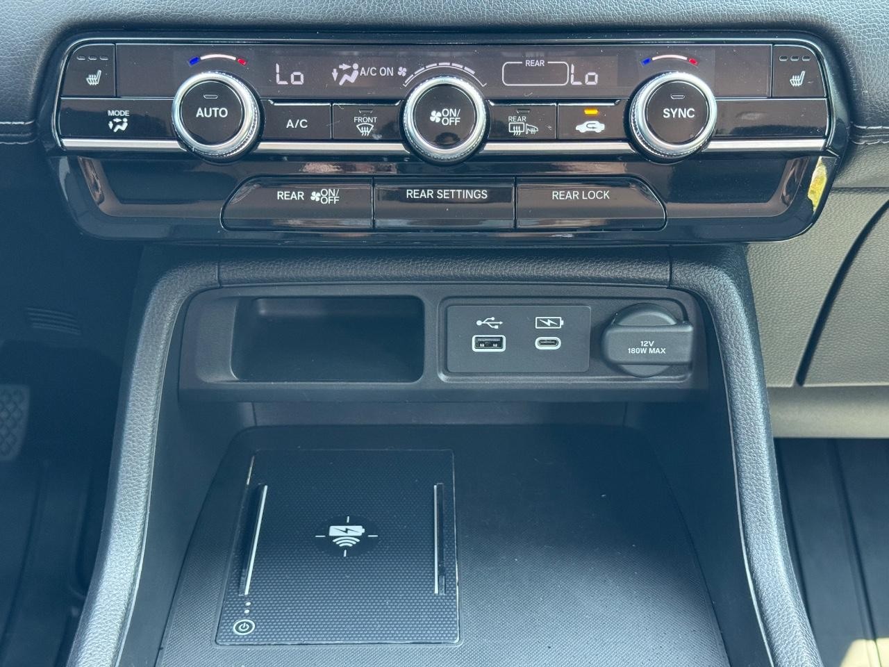 Honda Pilot Vehicle Full-screen Gallery Image 15