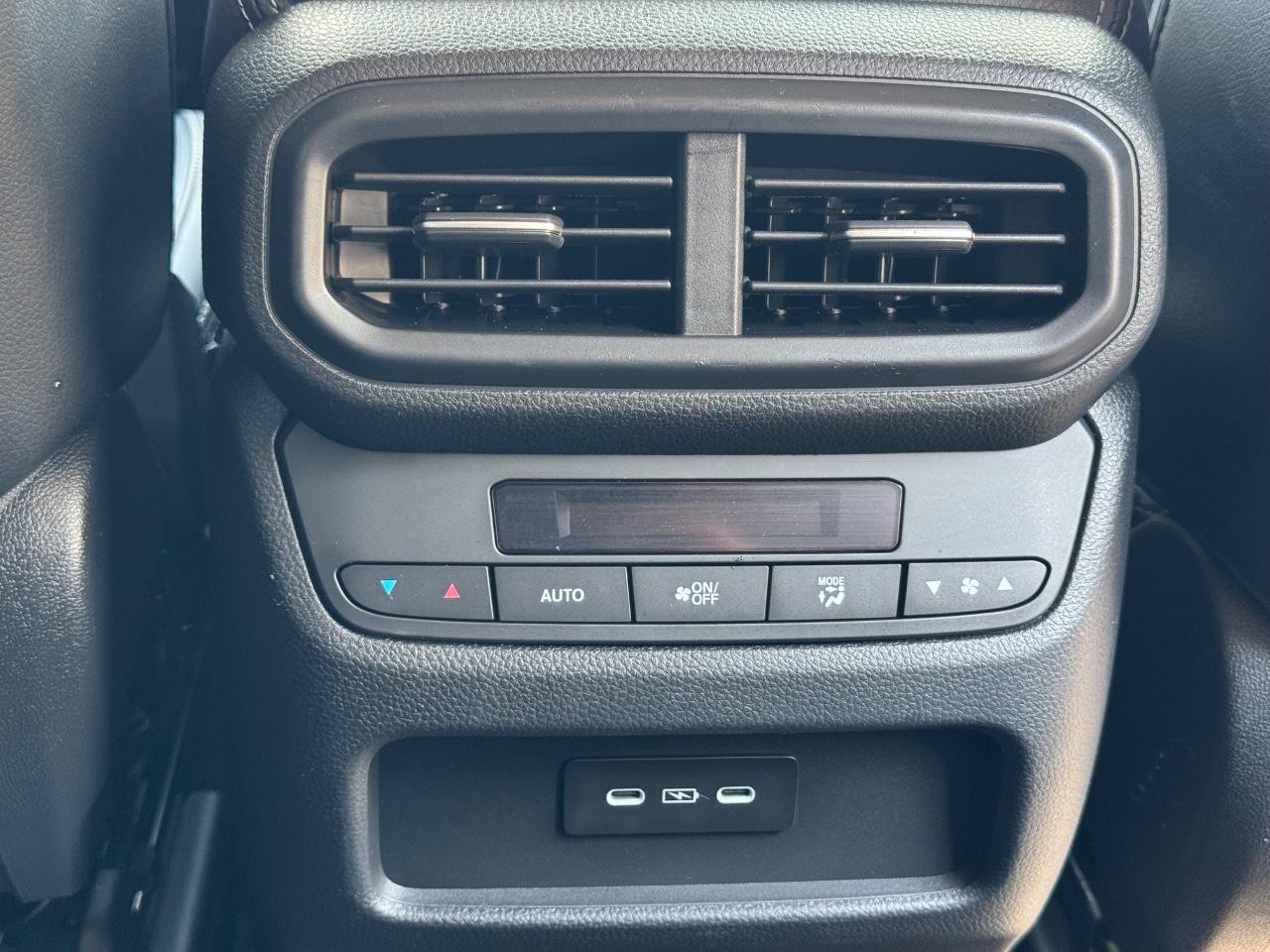 Honda Pilot Vehicle Full-screen Gallery Image 17