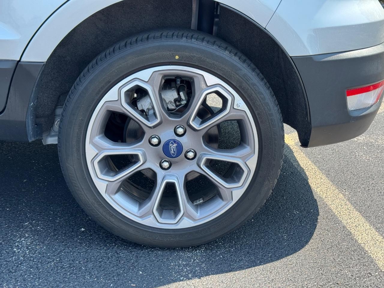 Ford EcoSport Vehicle Full-screen Gallery Image 06