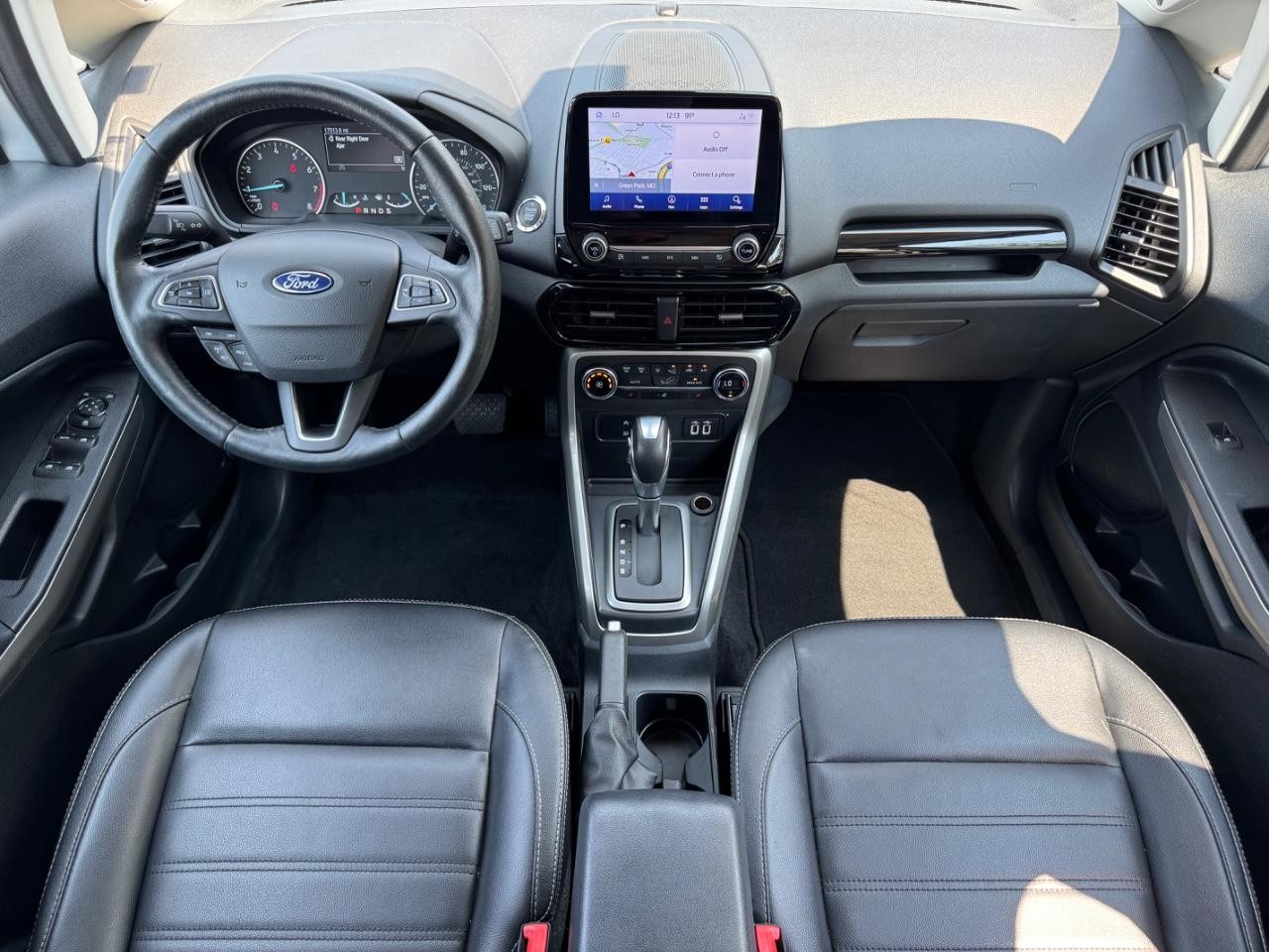 Ford EcoSport Vehicle Full-screen Gallery Image 10