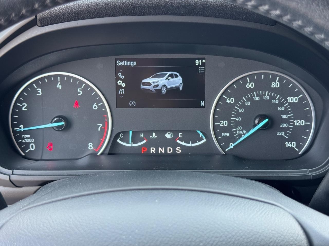 Ford EcoSport Vehicle Full-screen Gallery Image 18