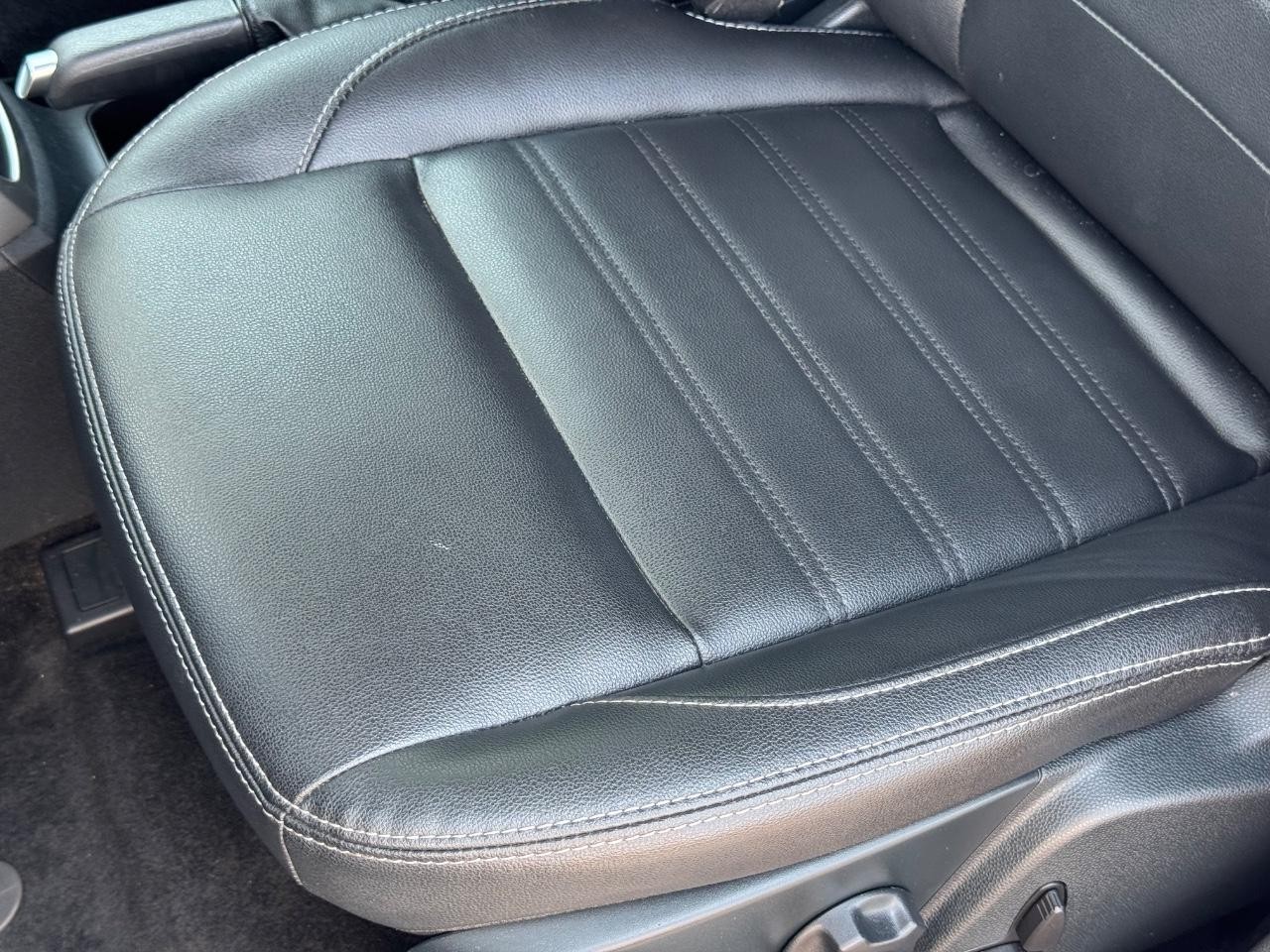 Ford EcoSport Vehicle Full-screen Gallery Image 25