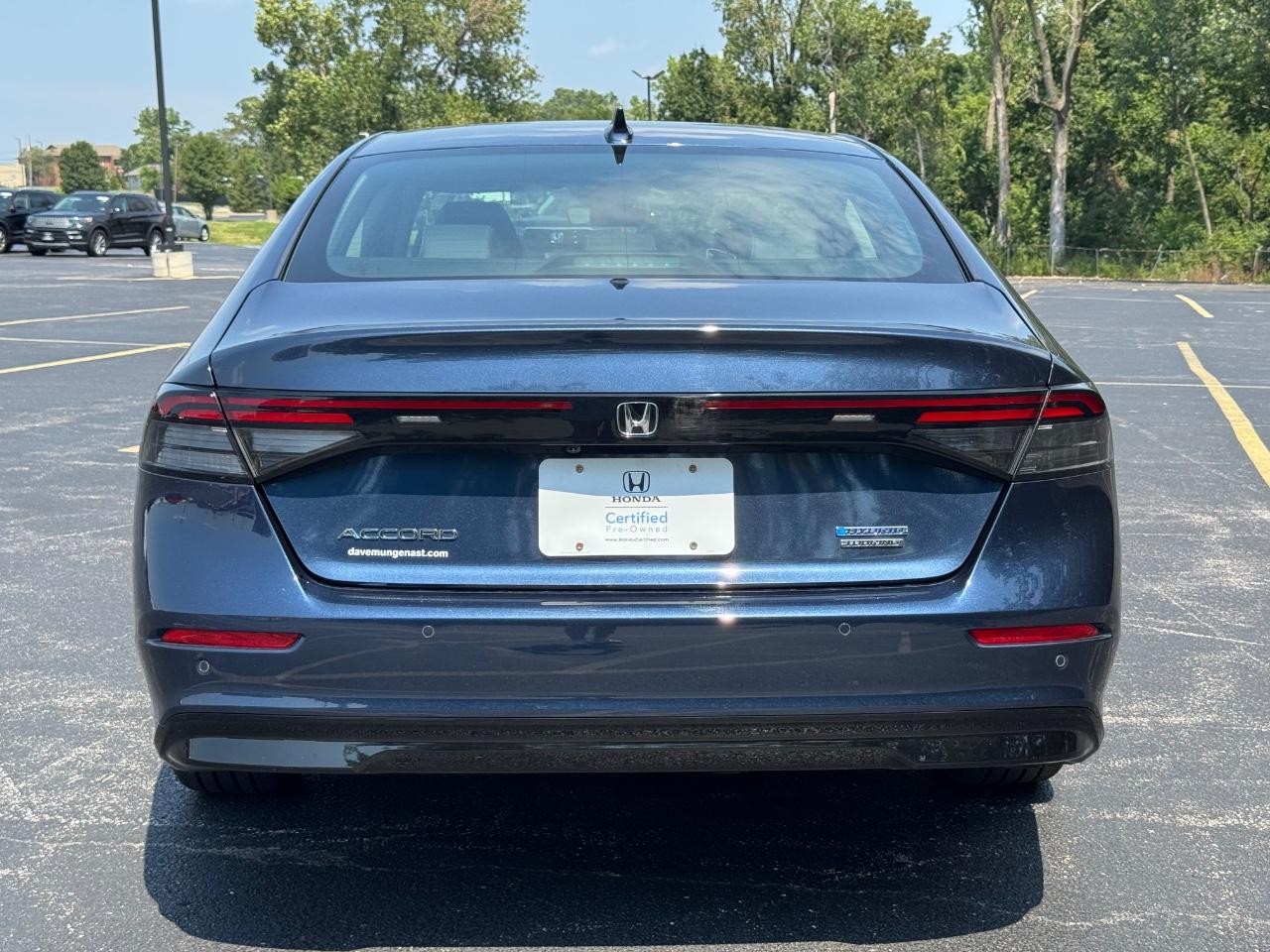 Honda Accord Hybrid Vehicle Full-screen Gallery Image 05