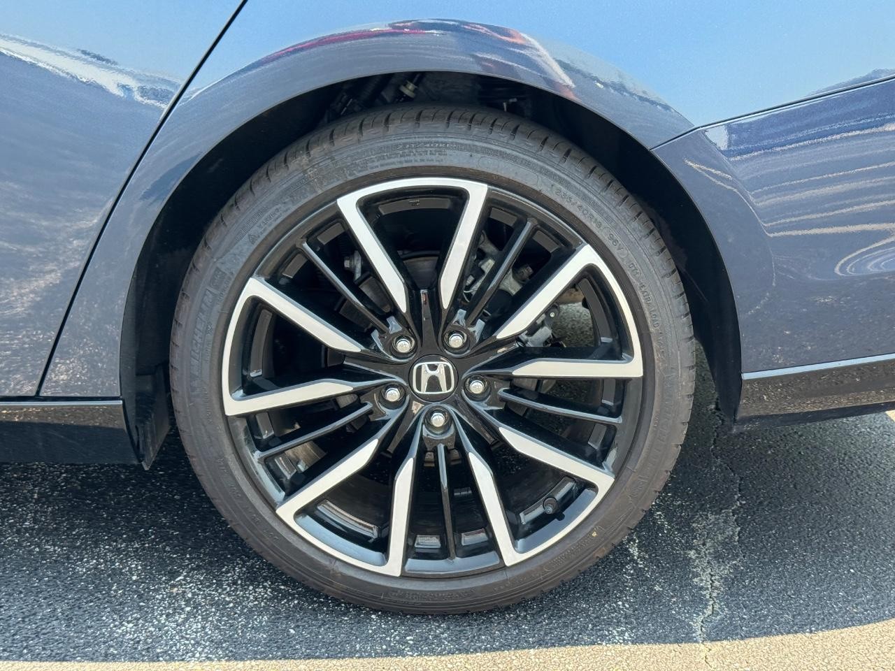 Honda Accord Hybrid Vehicle Full-screen Gallery Image 08