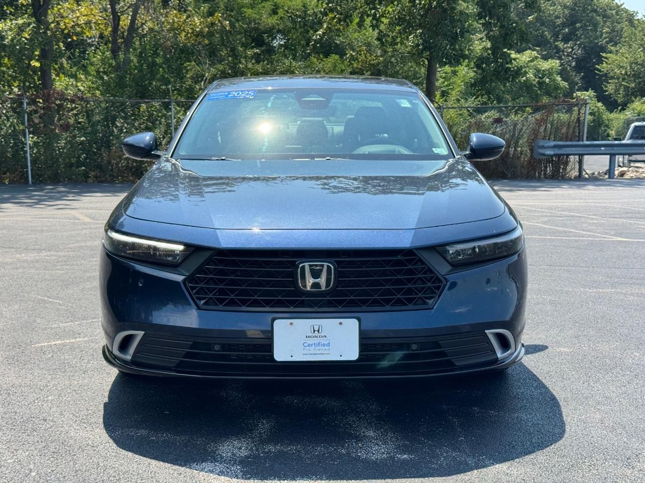 Honda Accord Hybrid Vehicle Full-screen Gallery Image 09