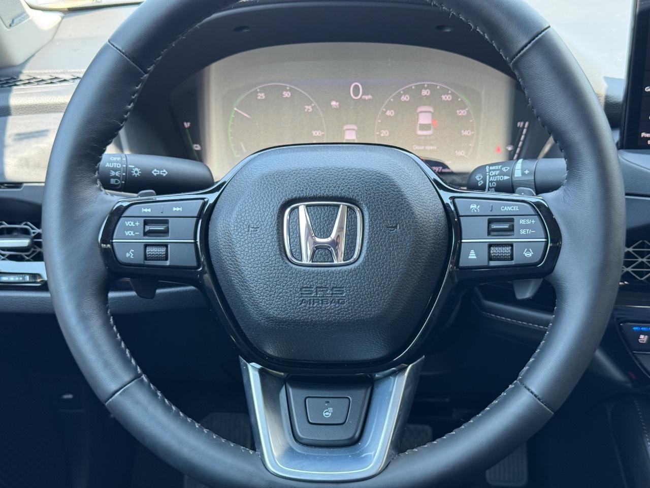 Honda Accord Hybrid Vehicle Full-screen Gallery Image 11