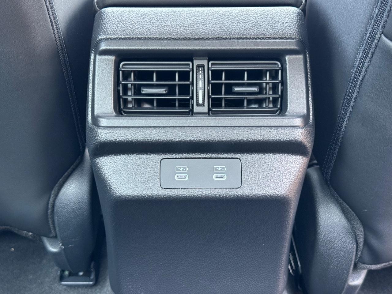 Honda Accord Hybrid Vehicle Full-screen Gallery Image 14