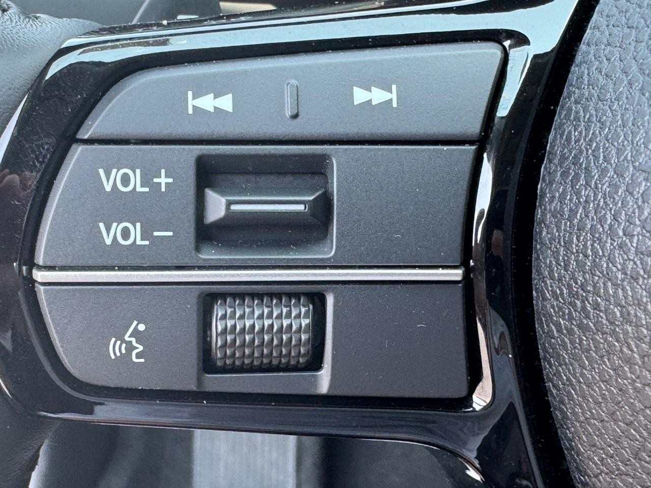 Honda Accord Hybrid Vehicle Full-screen Gallery Image 19