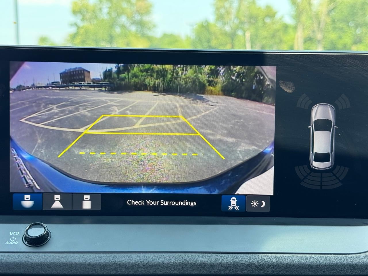 Honda Accord Hybrid Vehicle Full-screen Gallery Image 21