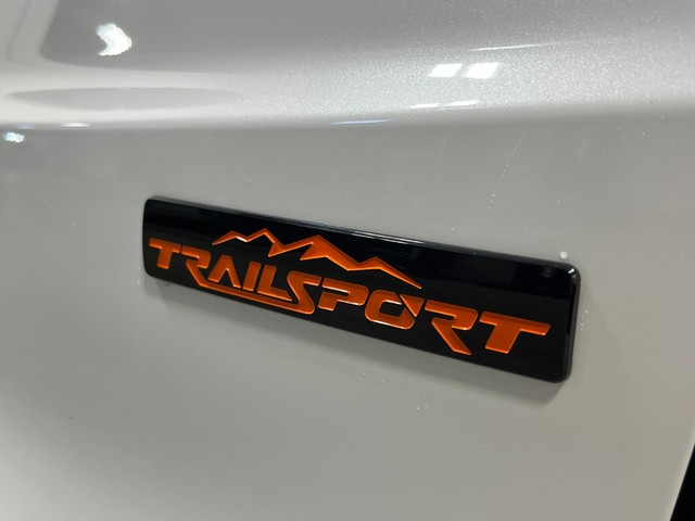 Honda CR-V Hybrid Vehicle Full-screen Gallery Image 07