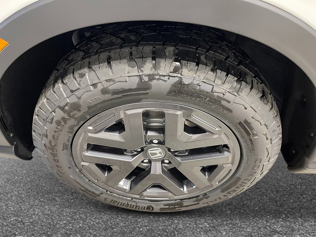 Honda CR-V Hybrid Vehicle Full-screen Gallery Image 11