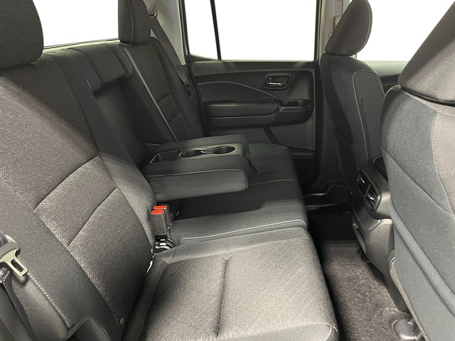 Honda Ridgeline Vehicle Full-screen Gallery Image 21