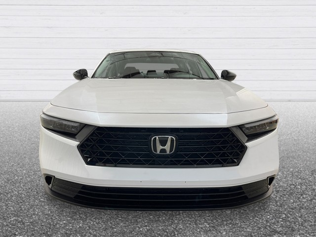 Honda Accord Sedan Vehicle Full-screen Gallery Image 09