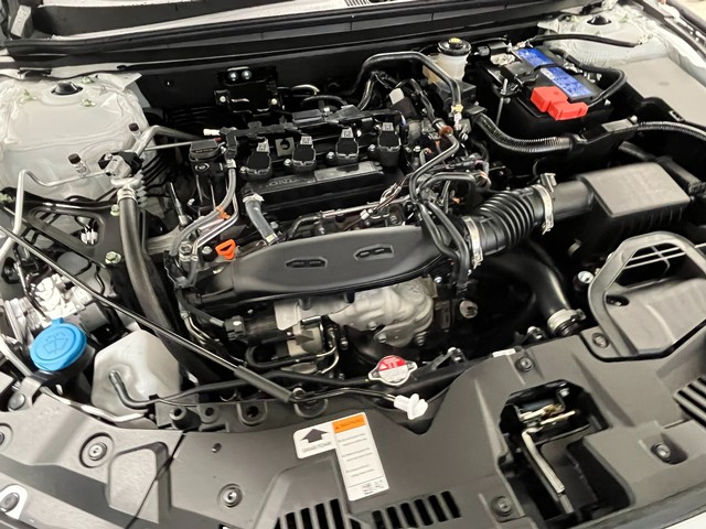 Honda Accord Sedan Vehicle Full-screen Gallery Image 11