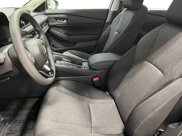 Honda Accord Sedan Vehicle Full-screen Gallery Image 12