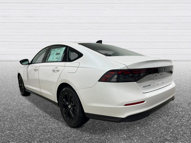 Honda Accord Sedan Vehicle Full-screen Gallery Image 03