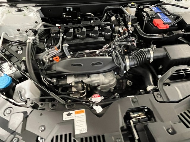 Honda Accord Sedan Vehicle Full-screen Gallery Image 11