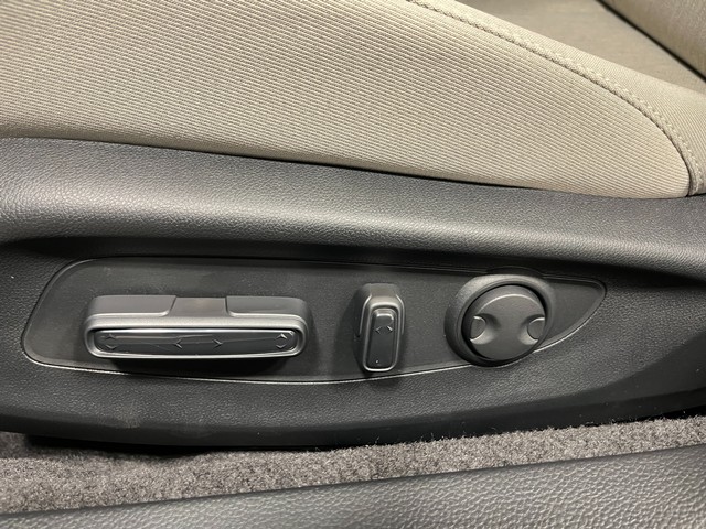 Honda Accord Sedan Vehicle Full-screen Gallery Image 13