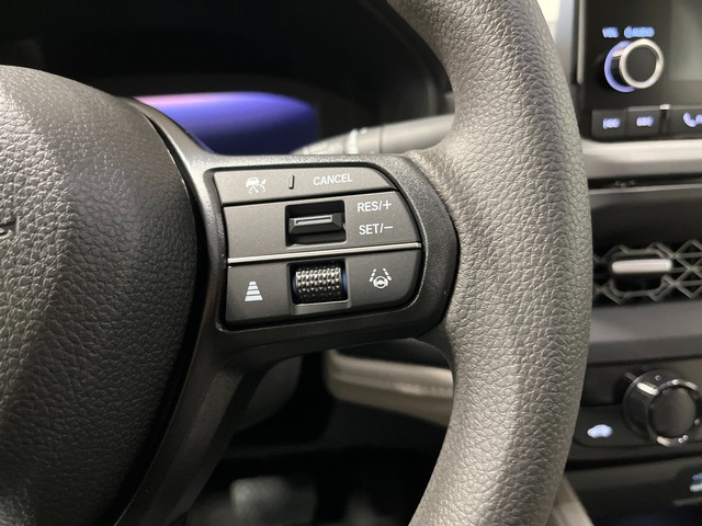 Honda Accord Sedan Vehicle Full-screen Gallery Image 18