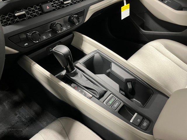 Honda Accord Sedan Vehicle Full-screen Gallery Image 22