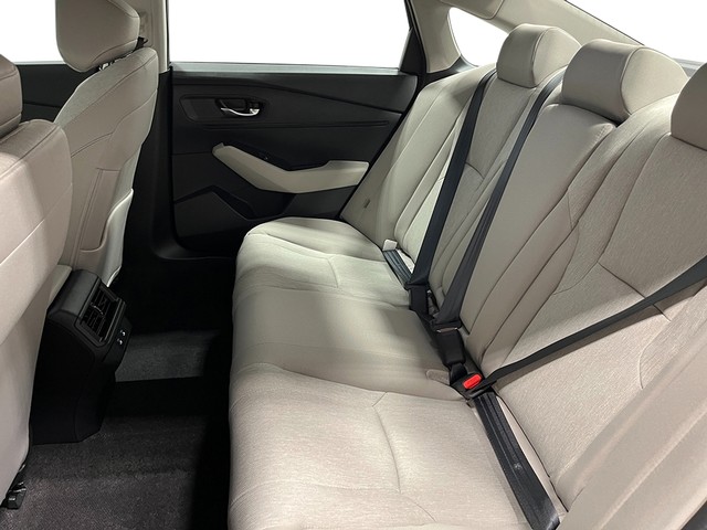 Honda Accord Sedan Vehicle Full-screen Gallery Image 24