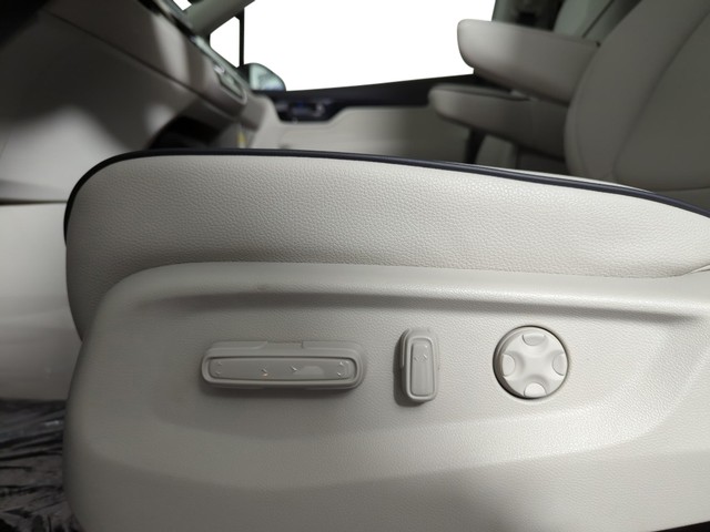 Honda Odyssey Vehicle Full-screen Gallery Image 11