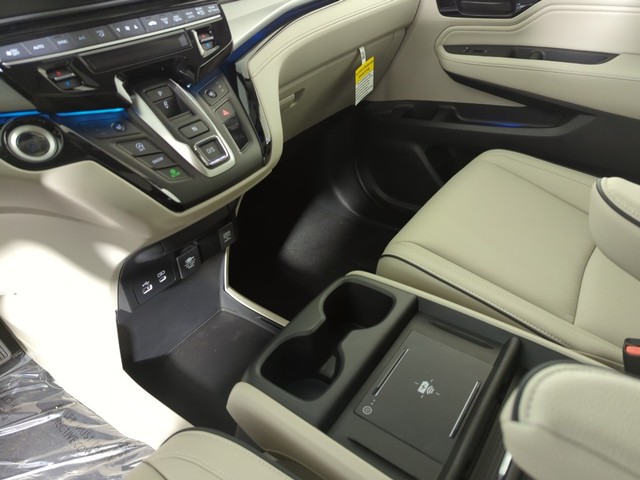 Honda Odyssey Vehicle Full-screen Gallery Image 18
