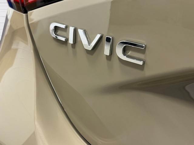 Honda Civic Hatchback Vehicle Full-screen Gallery Image 06
