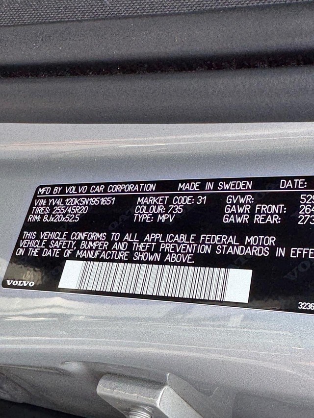 Volvo XC60 Vehicle Full-screen Gallery Image 24