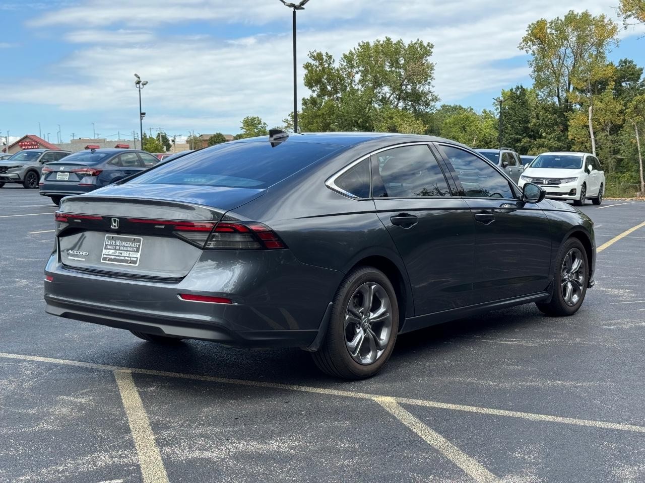 Honda Accord Sedan Vehicle Full-screen Gallery Image 03