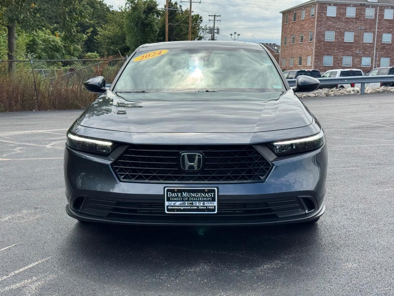 Honda Accord Sedan Vehicle Full-screen Gallery Image 09