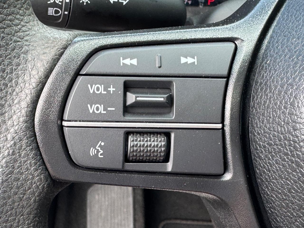 Honda Accord Sedan Vehicle Full-screen Gallery Image 20